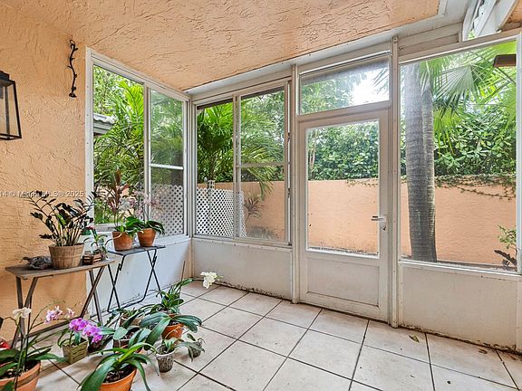 4th image of 3239 NW 44th St APT 6