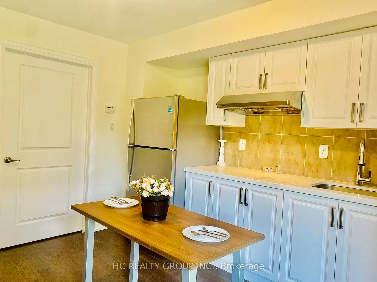 1 bed, $1,660 — Photo 4