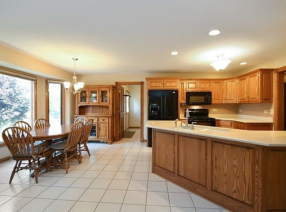 5th image of 11109 Saratoga Dr