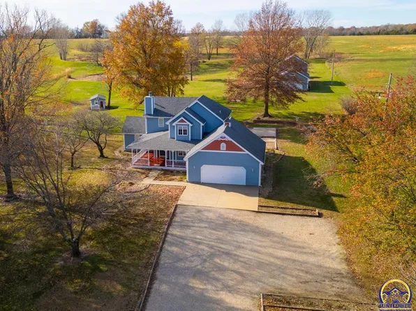 4425 NE Croco Rd, Topeka, KS 66617