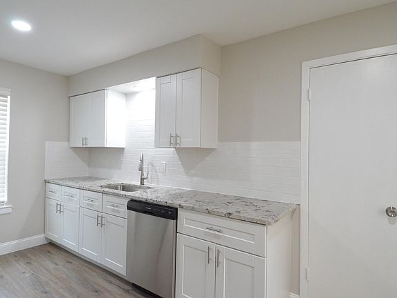3rd image of 2203 Sheraton Dr