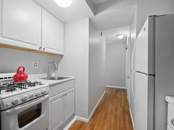 482 East 74th Street image 4 of 8