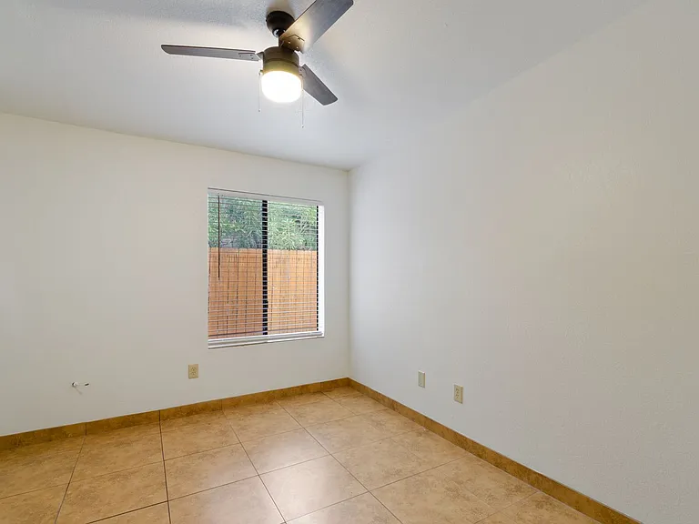 1109 E Water St — Photo 8