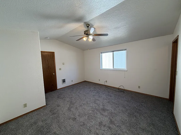 1052 Colony Pond Dr — Photo 10