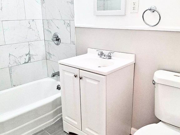 4th image of 150 Hawthorne St APT 3B