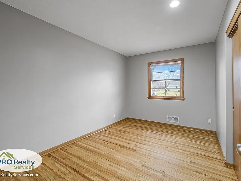 4725 Valley Rd — Photo 8