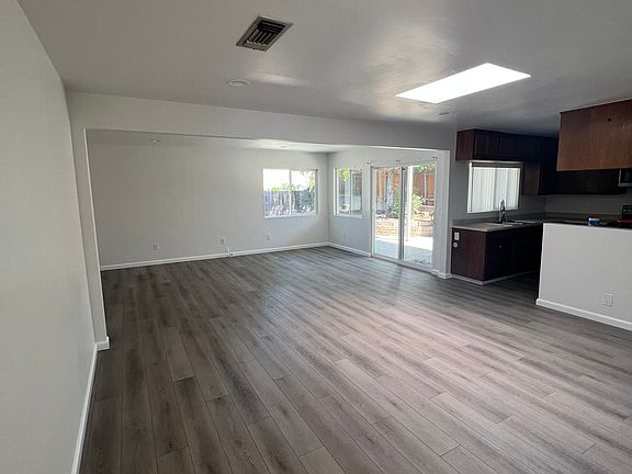 2nd image of 5362 Laura St