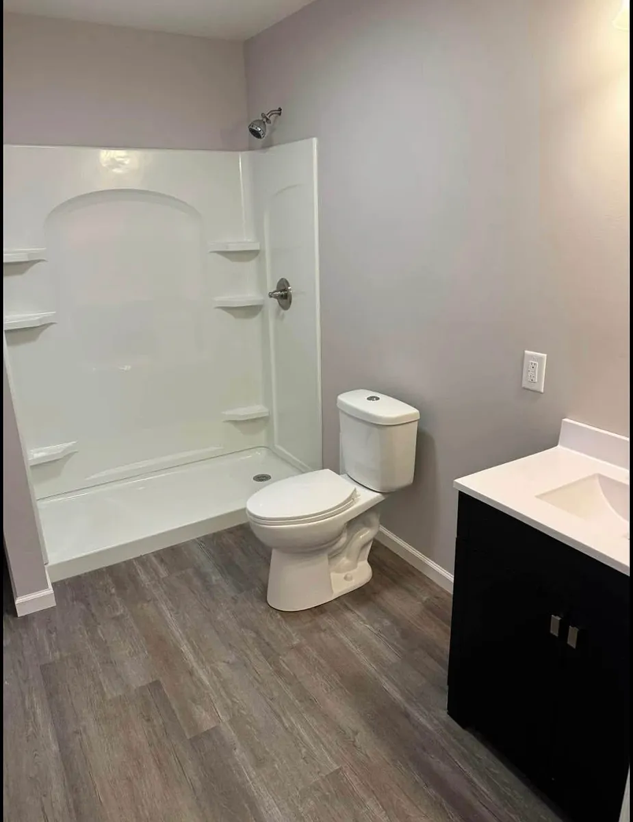 Building Photo - 998 W Marshall Ave #8