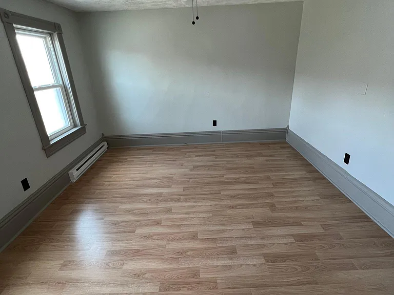 1117 W 2nd St #2 — Photo 8