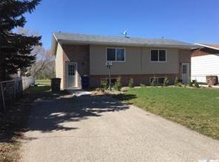 633/635 3rd St NE, Wadena, SK S0A4J0