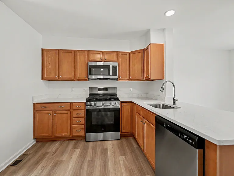 21 Whitmore Ln #1 — Photo 10