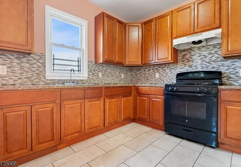 87 Columbia Ave #3 — Photo 5