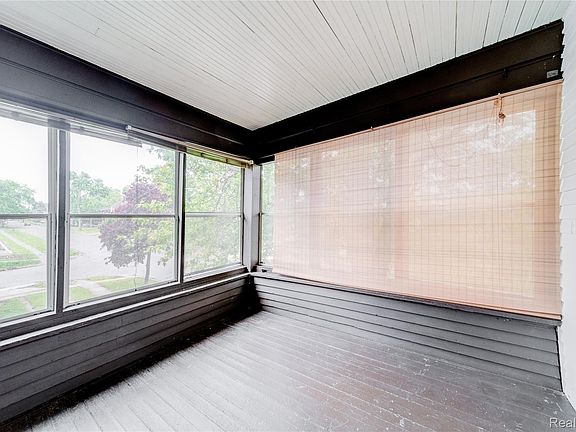 4th image of 1024 8th St