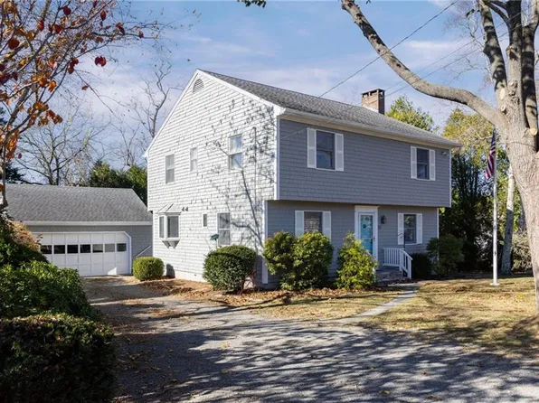 35 Bay St, Charlestown, RI 02813