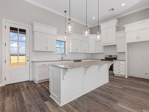 5th image of 819 Gentry Dr