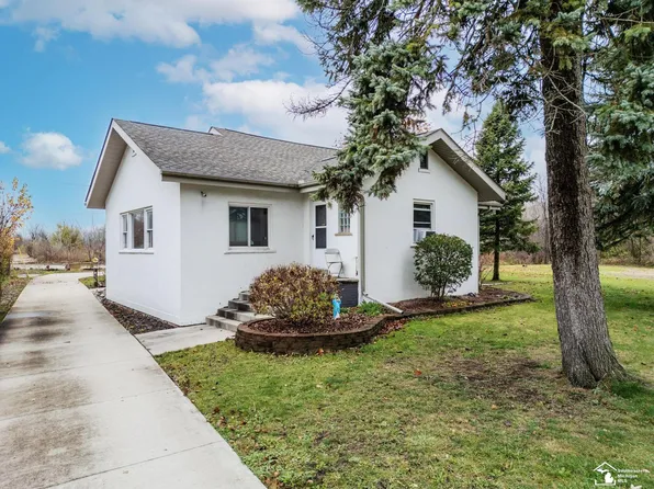 6564 S Huron River Dr, South Rockwood, MI 48179