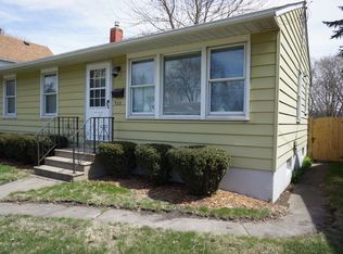 922 N 14th St, Dekalb, IL 60115