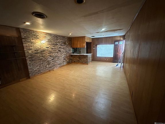 3rd image of 5852 Saint Katherine Ave