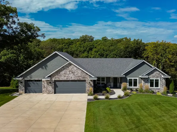 35877 Riverwoods Dr, Van Meter, IA 50038