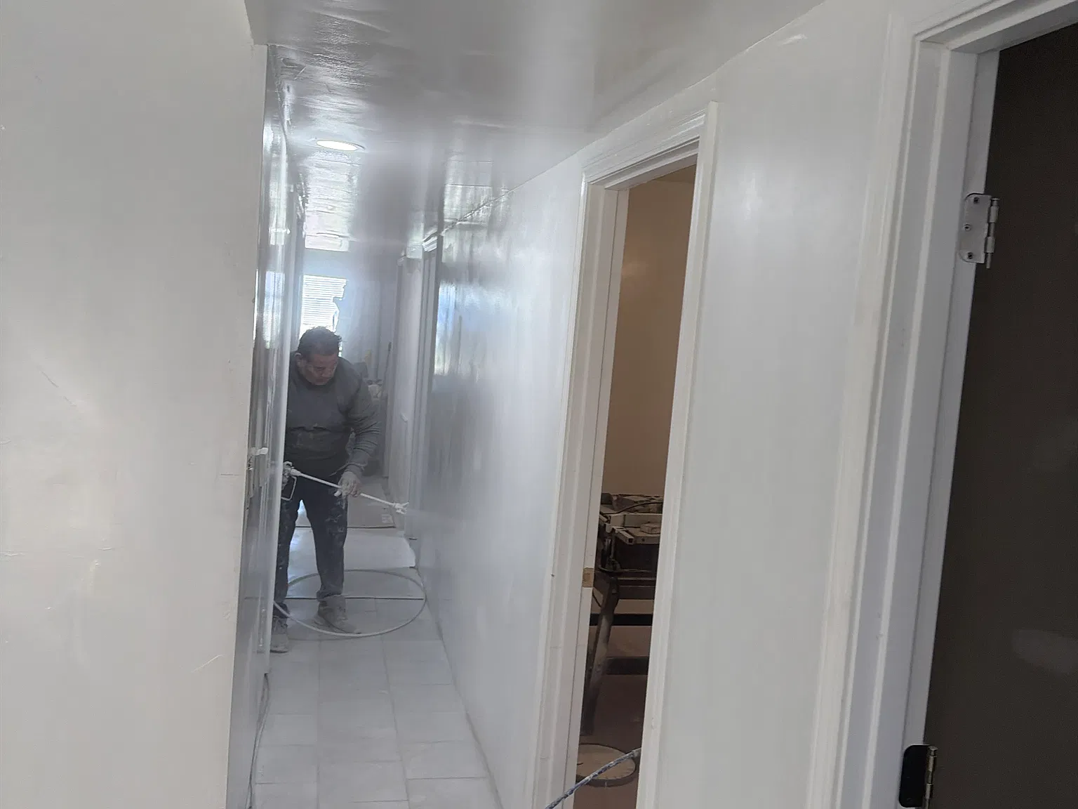 5 bed, 1100 sqft, $2,400 — Photo 3
