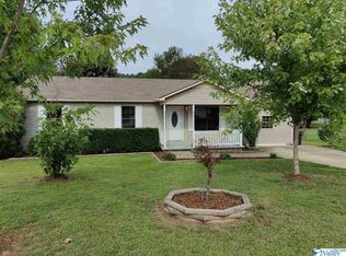 112 Quiet Ln, Hazel Green, AL 35750