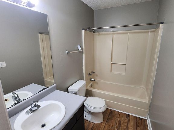5th image of 4423 Bonnell Dr NW Unit K