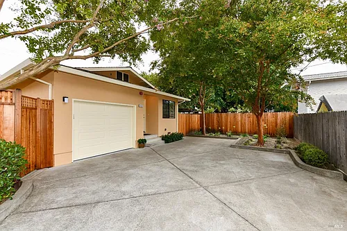 2833 Marin St Photo 1