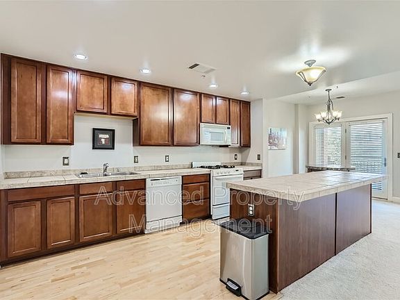 3rd image of 1630 N Clarkson St APT 416