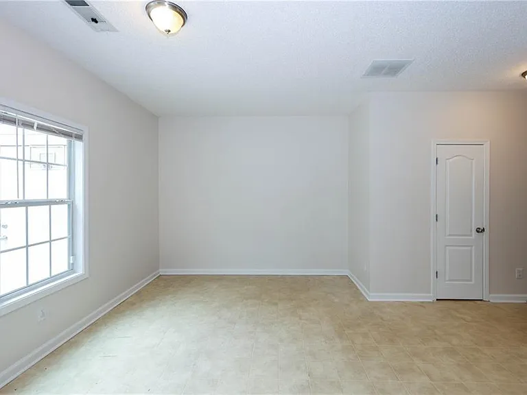 7705 Commerce Ct — Photo 12