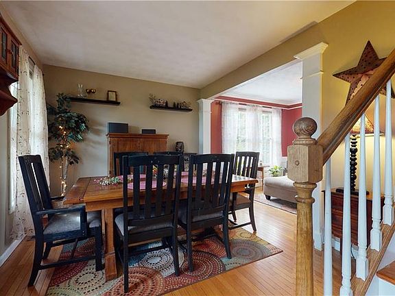 3rd image of 593 Kettle Pond Dr