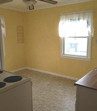 5th image of 9205 Orchard Ave