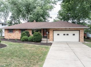 14210 Cherokee Trl, Middleburg Heights, OH 44130