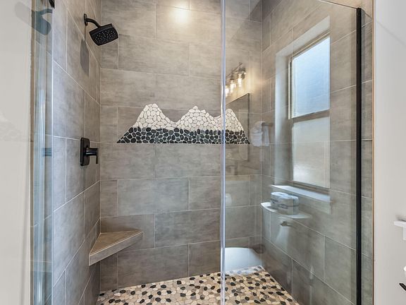4th image of 61579 SE Lucia St