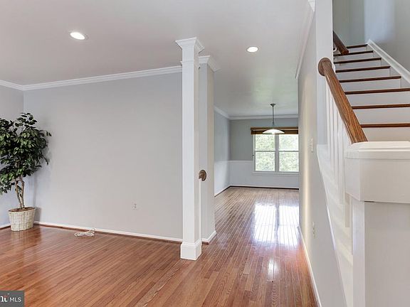 5th image of 236 Lazy Hollow Dr