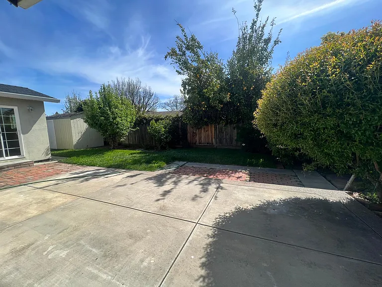 34833 Warwick Ct — Photo 31