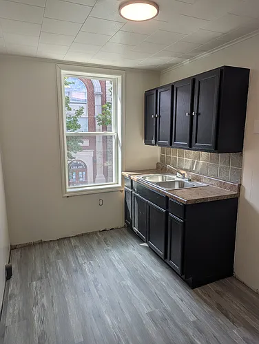 212 W Market St #D Photo 1