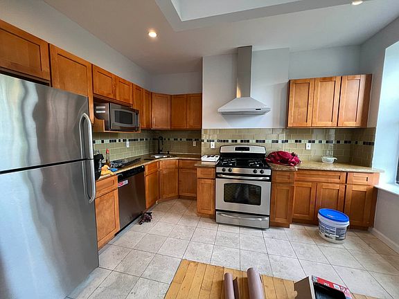2nd image of 636 Carlton Ave APT 3L