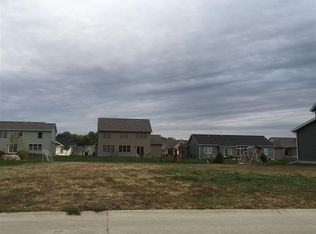 5845 Emily Rd, Bettendorf, IA 52722