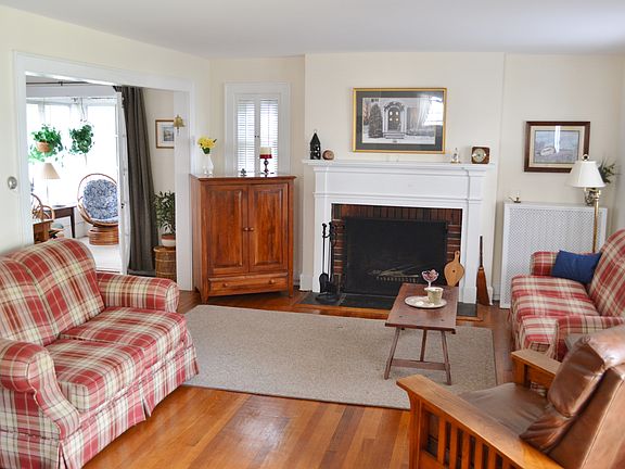 2nd image of 6 Seneca Ave