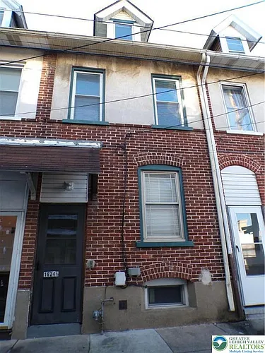 1624 1/2 Utica St Photo 1