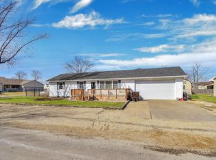 214 S West St, Gifford, IL