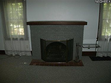 5th image of 990 Brentwood Ave
