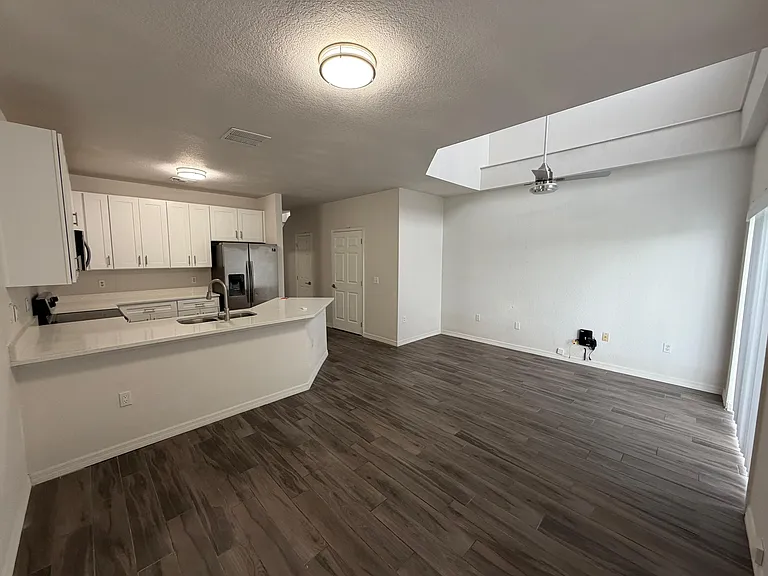 2019 Claudia Ln — Photo 6