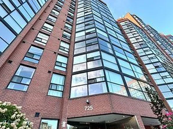 725 King St W #705, Toronto, ON M5V 2W9