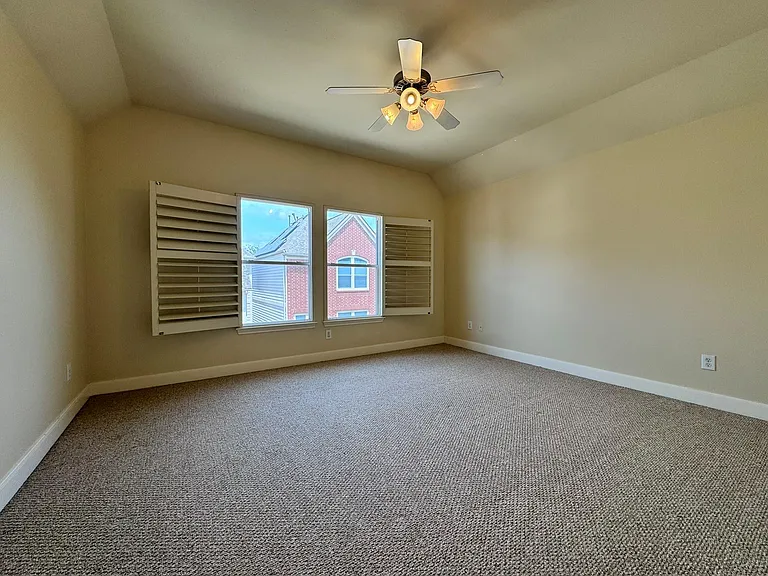 2333 Ann St — Photo 17