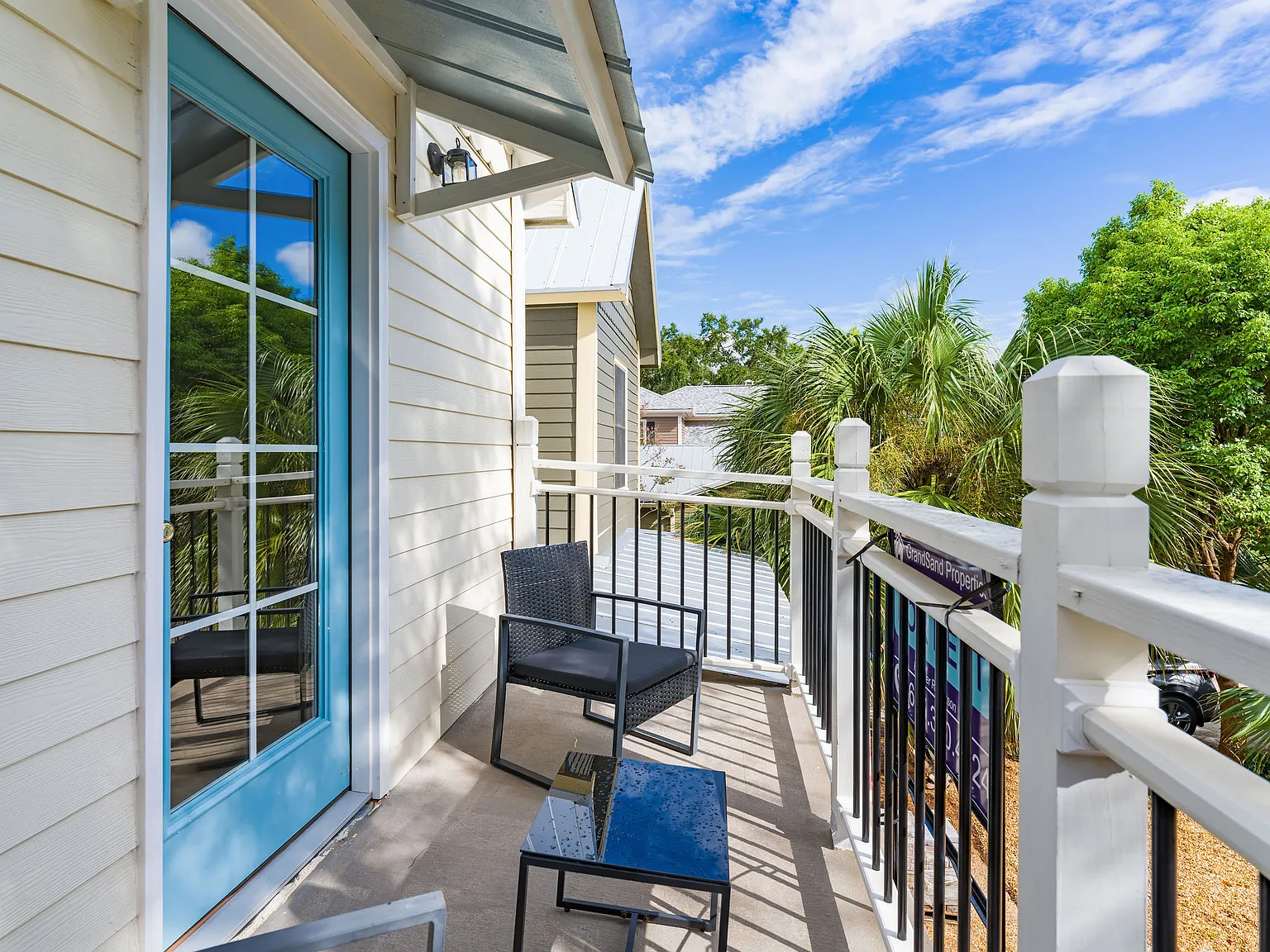 2 bed, 1.5 bath, 1131 sqft, $2,700 — Photo 2