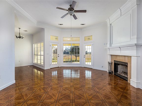 Entry to Family Room