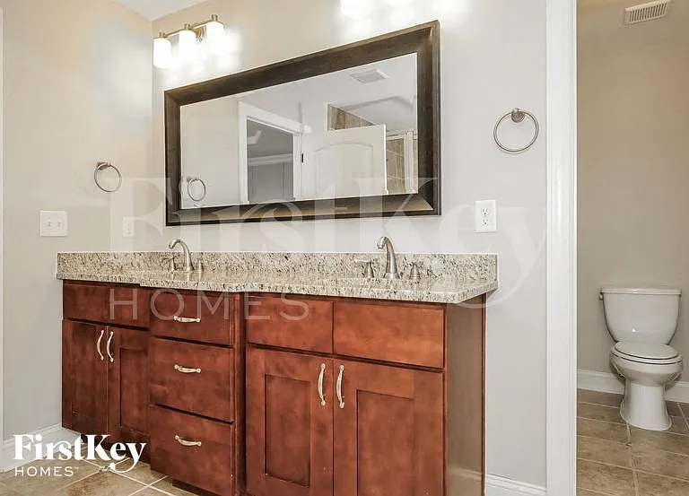 3087 Cameron Village Ct — Photo 13