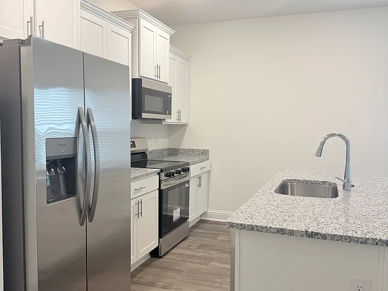 13824 Shea Cir — Photo 5