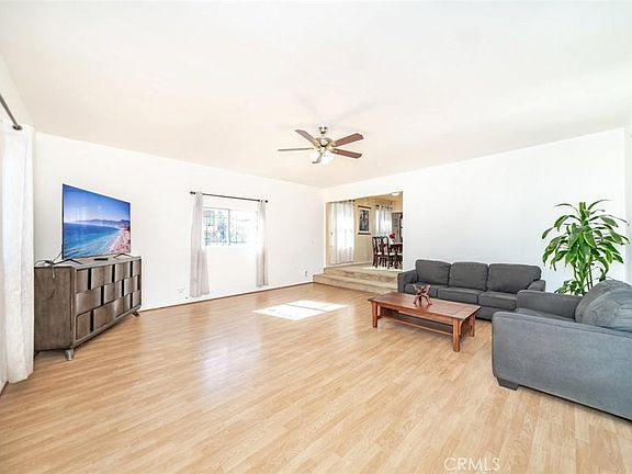 3rd image of 11543 S Van Ness Ave